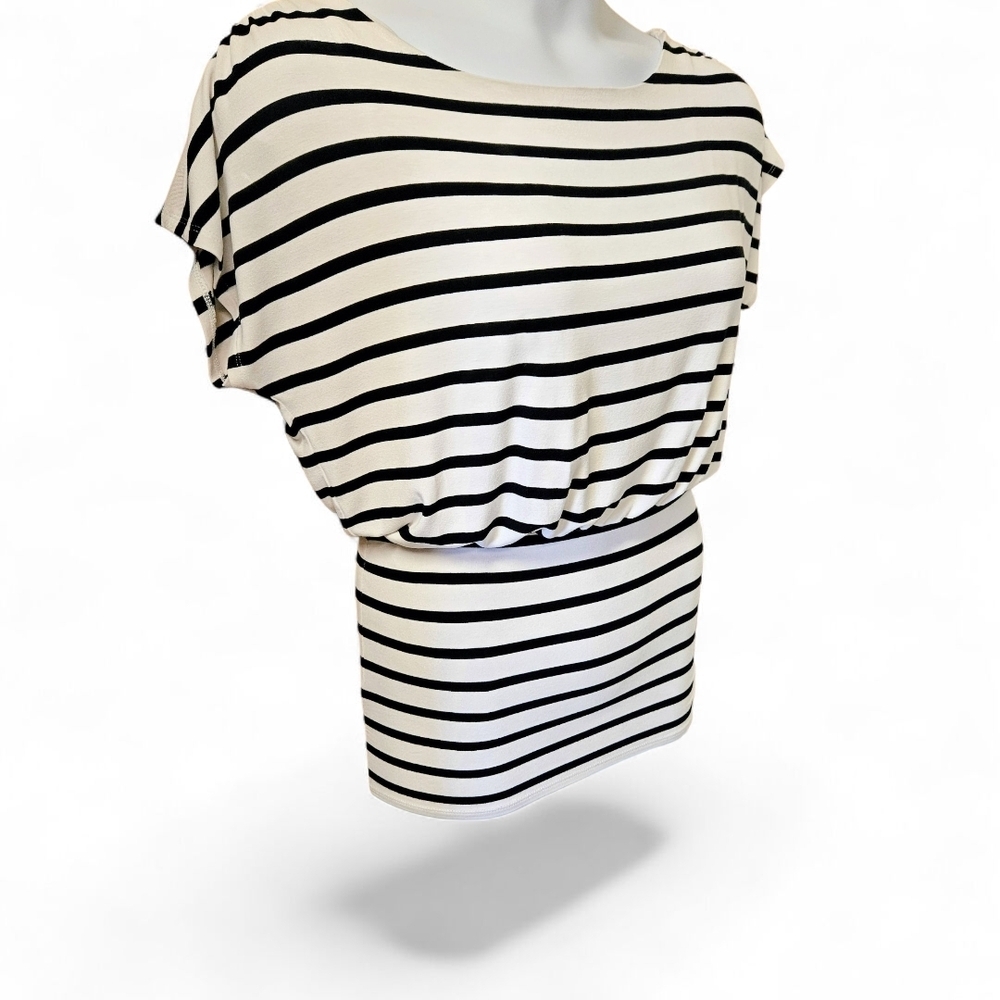 White House Black Market Classic black & white Striped fitted Top Oversized! - Picture 3 of 12